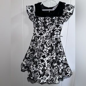 Size 5 black and white velvet floral dress